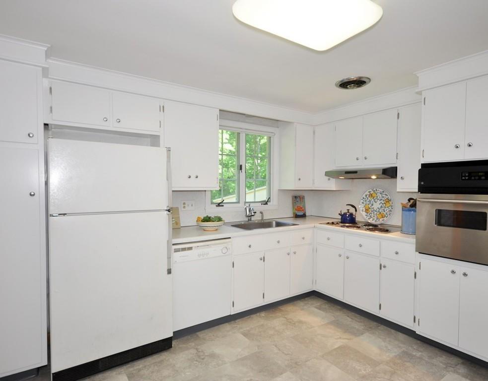 83 Bayberry Road Concord, MA 01742 - Photo 6 of 17 Gallery Image 6
