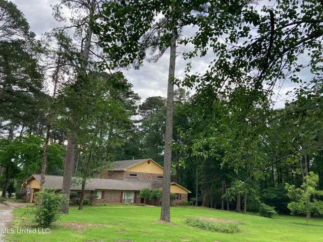 $520,000 | 3830 Forest Hill Road, Jackson, MS 39212