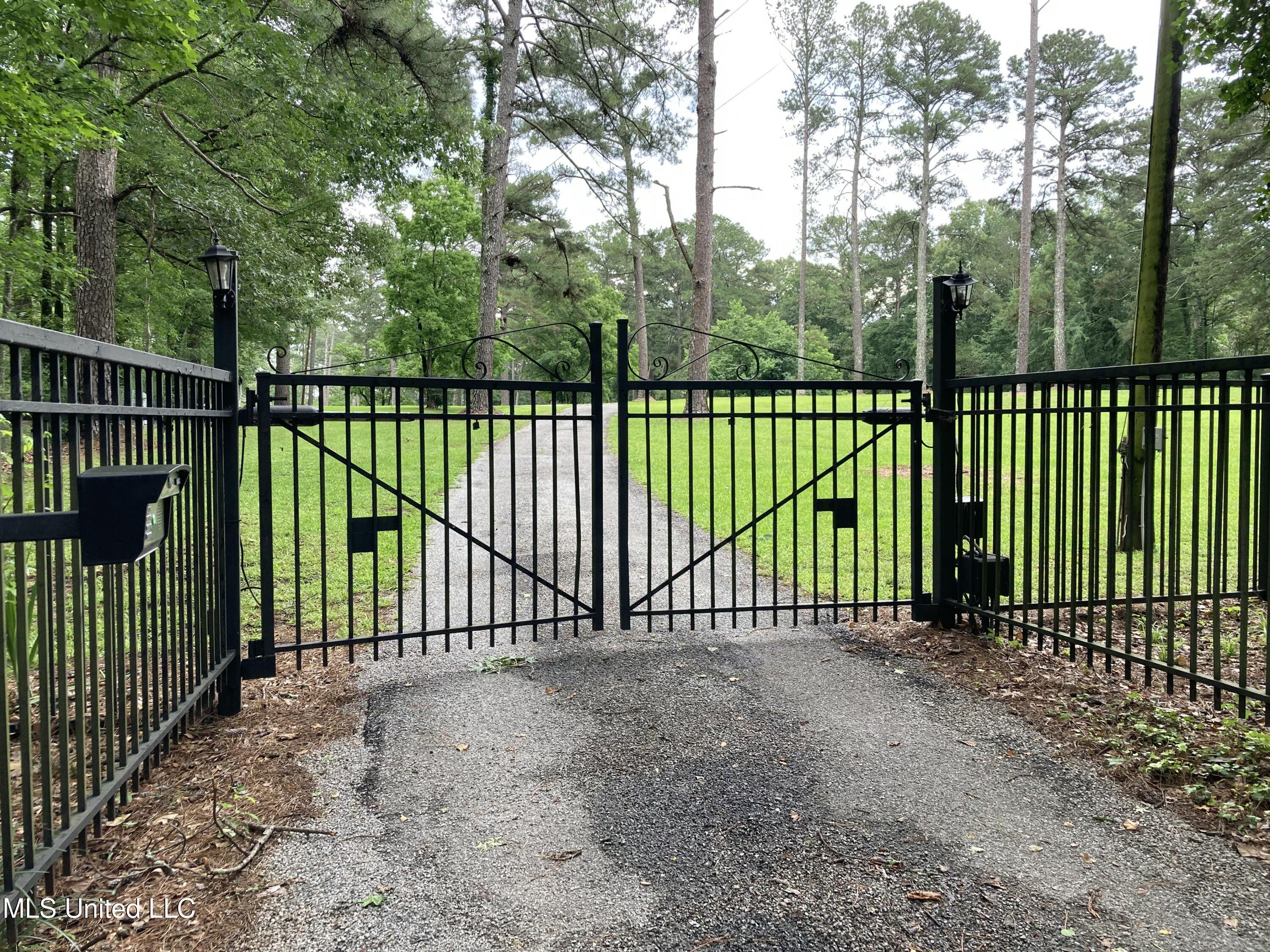 3830 Forest Hill Road Jackson, MS 39212 - Photo 6 of 49 IMG_1944