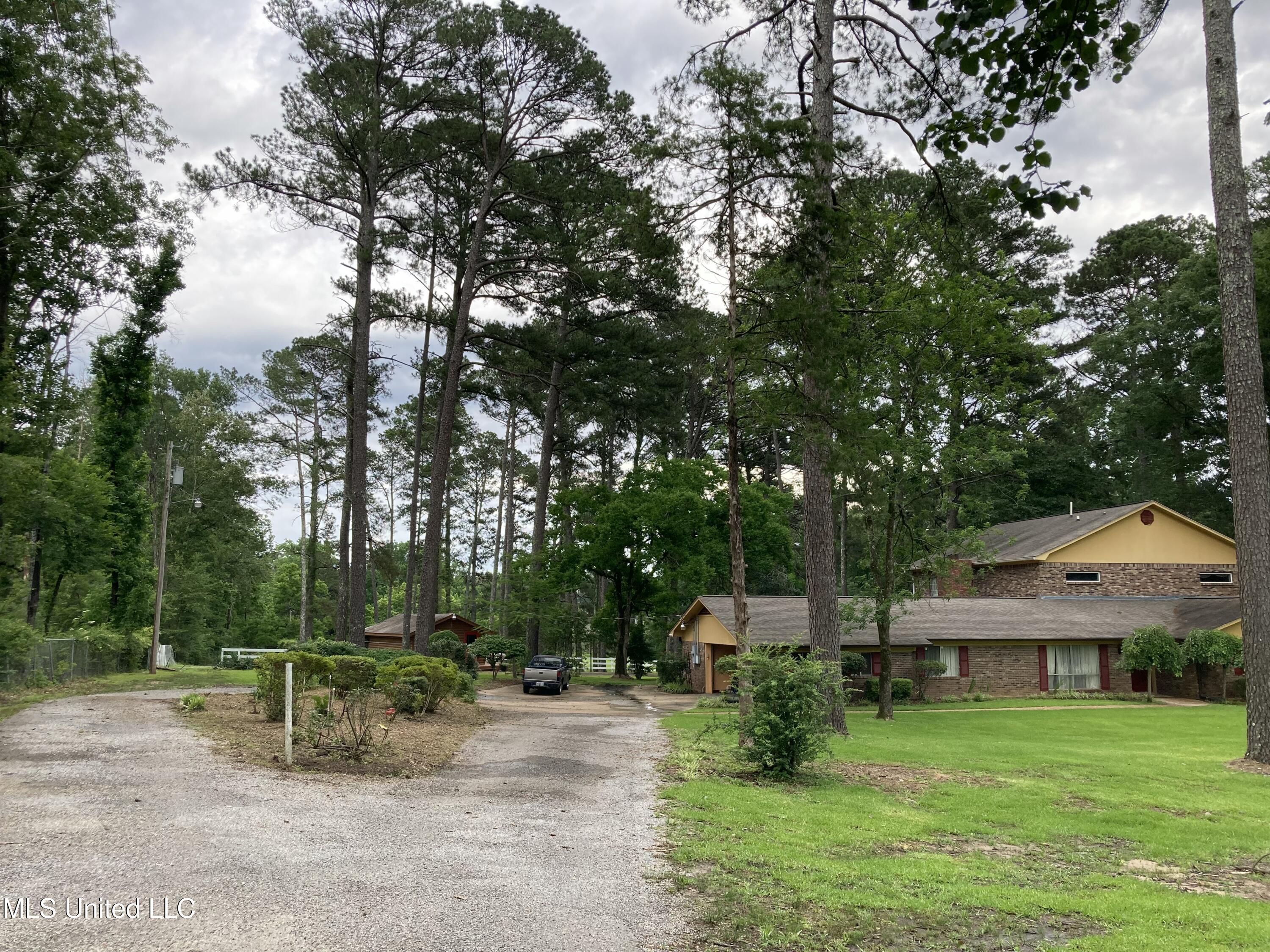 3830 Forest Hill Road Jackson, MS 39212 - Photo 9 of 49 IMG_1949