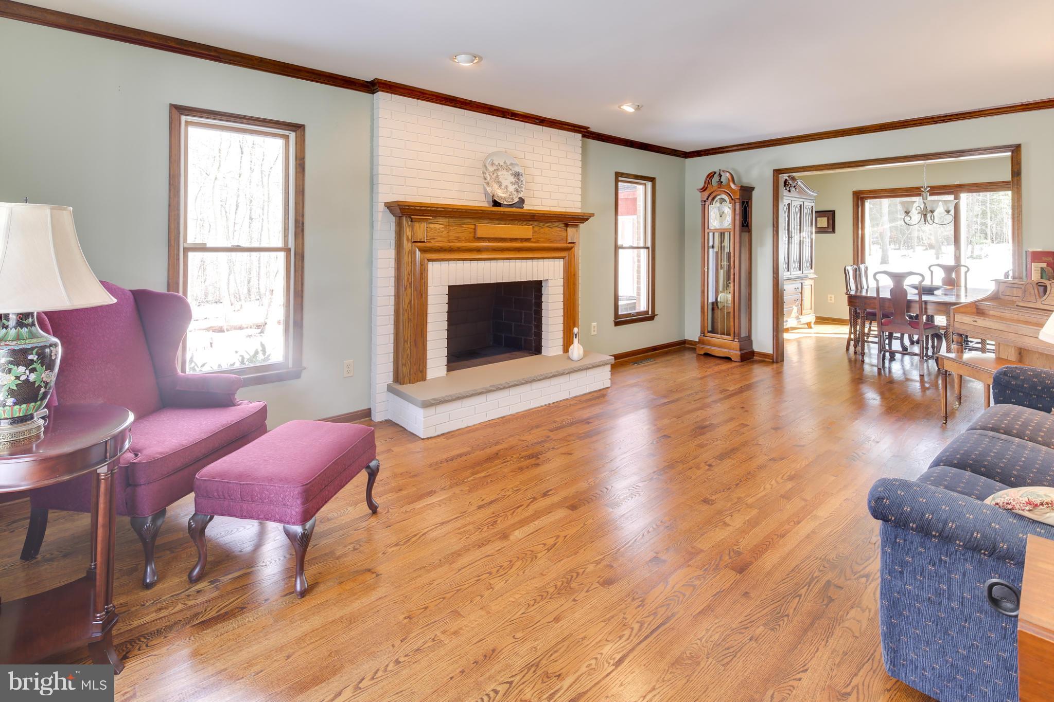 4329 Bartholows Road Mount Airy, MD 21771 - Photo 13 of 29 Living Room