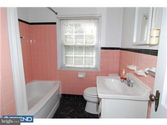 415 Sycamore Road West Reading, PA 19611 - Photo 7 of 11 Bathroom
