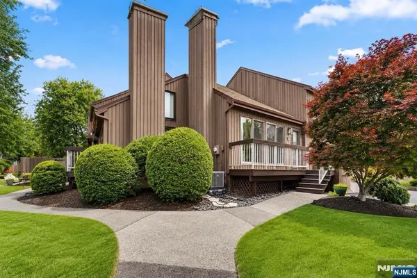 $475,000 | 3144 Bloomingdale Drive, Hillsborough, NJ 08844