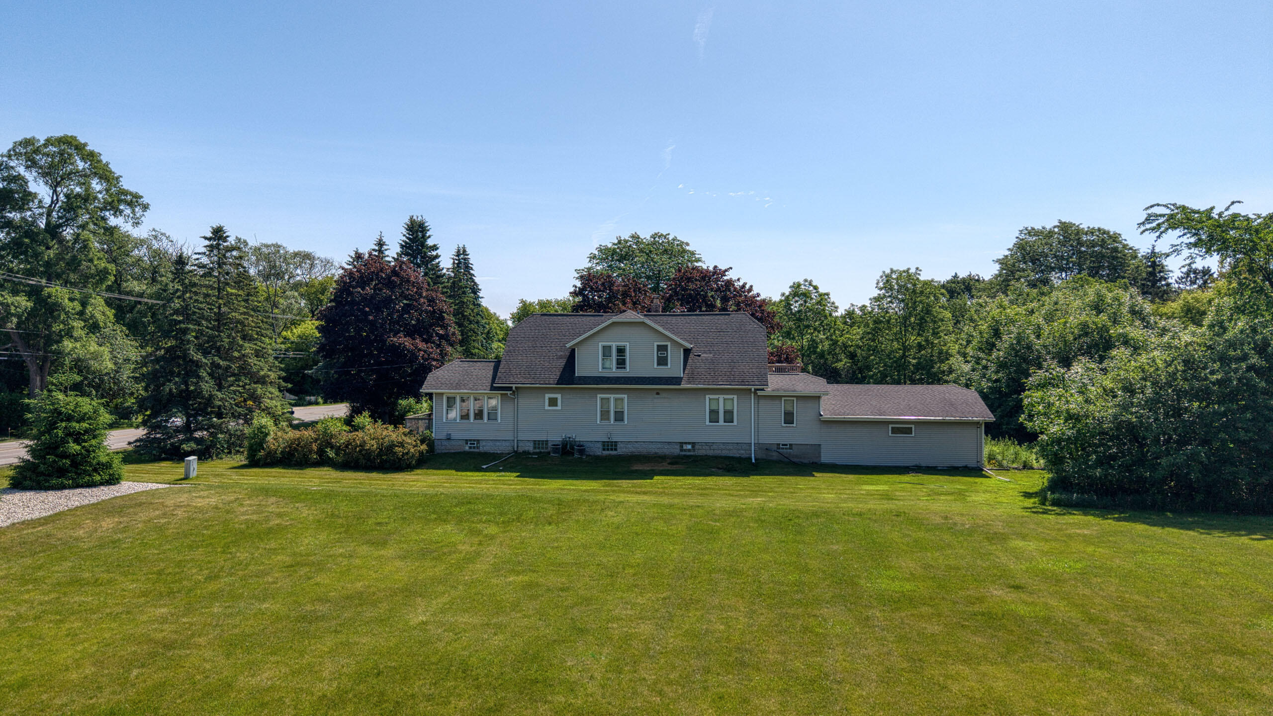 2029 West Donges Bay Road, Unit 2031 Mequon, WI 53092 - Photo 52 of 68 Aerial View