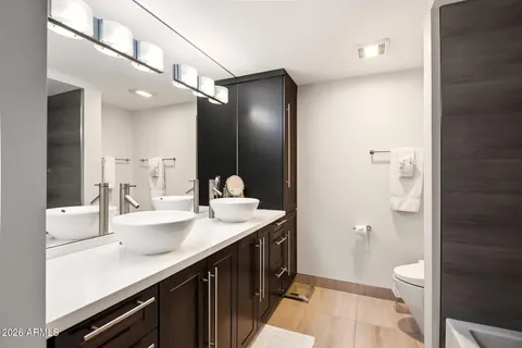 $1,350,000 | 7141 East Rancho Vista Drive, Unit 5001, Scottsdale, AZ 85251