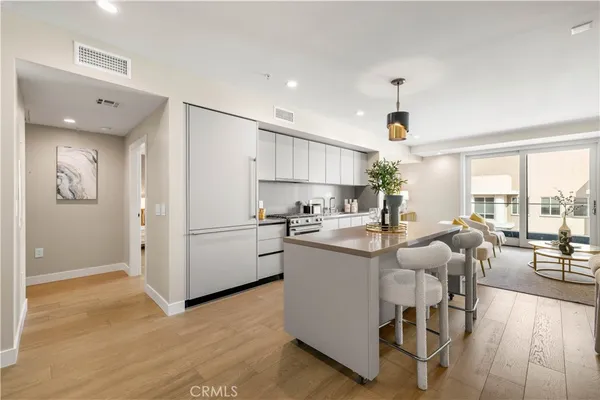 $1,085,000 | 39 South Los Robles Avenue, Unit 6010, Pasadena, CA 91101