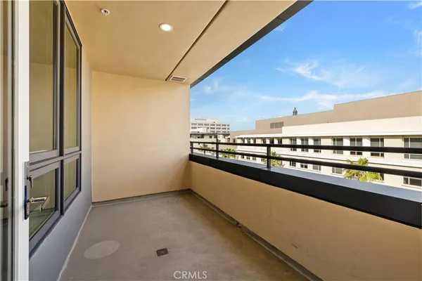 $1,085,000 | 39 South Los Robles Avenue, Unit 6010, Pasadena, CA 91101