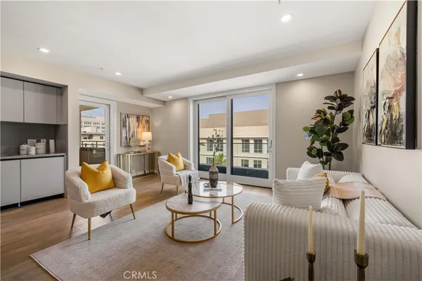 $1,085,000 | 39 South Los Robles Avenue, Unit 6010, Pasadena, CA 91101