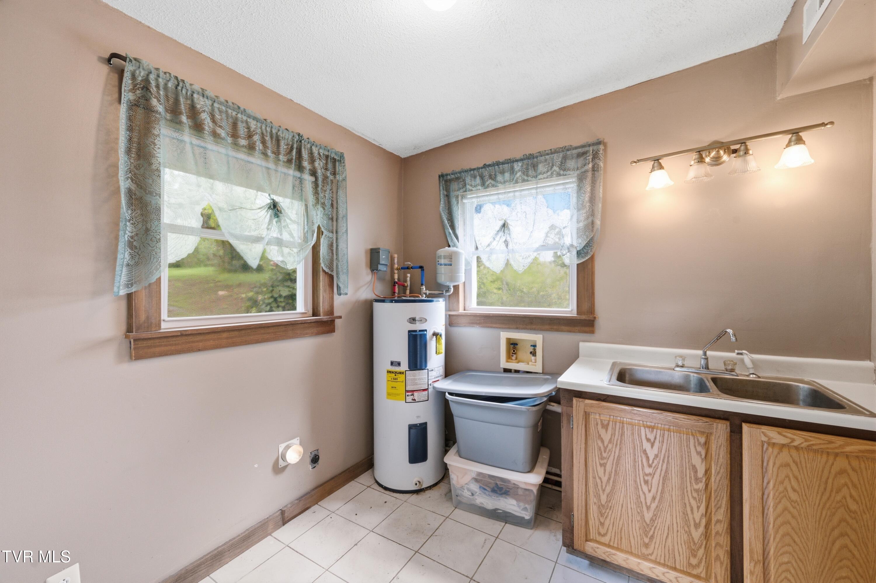 1830 Pittstown Road Bristol, VA 24201 - Photo 20 of 28 DSC_4322