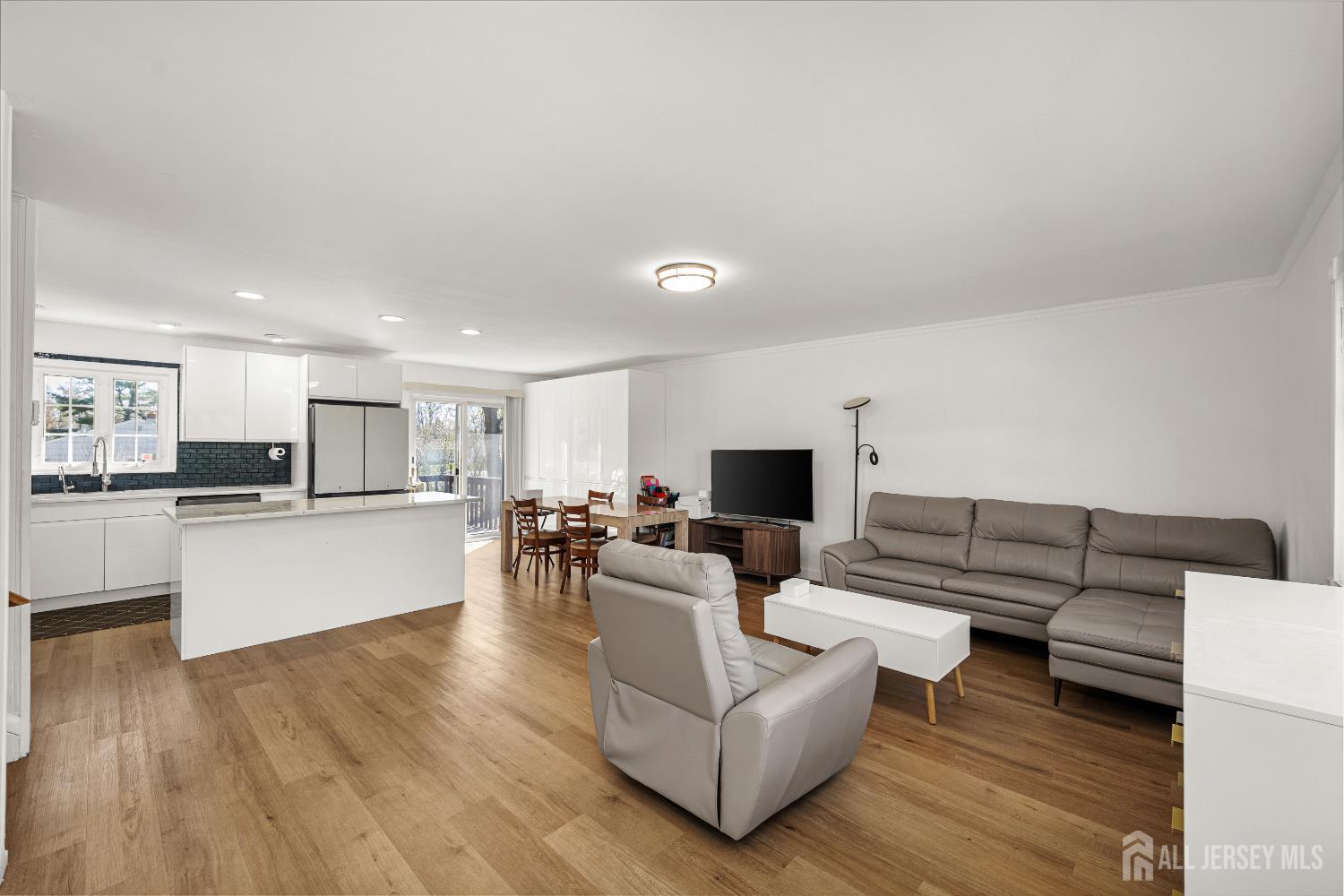 6 Chalmers Road East Brunswick, NJ 08816 - Photo 13 of 33