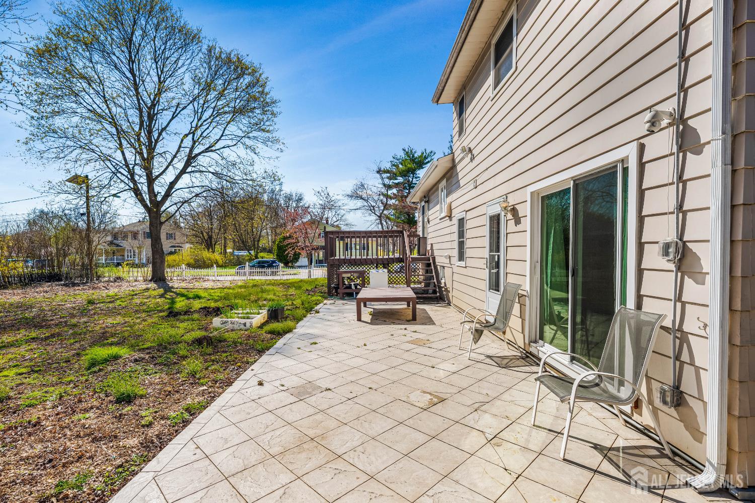 6 Chalmers Road East Brunswick, NJ 08816 - Photo 4 of 33