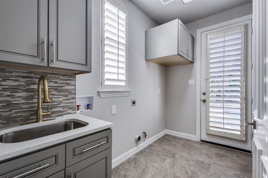 3512 Provine Road McKinney, TX 75072 - Photo 17 of 33 an empty room with windows