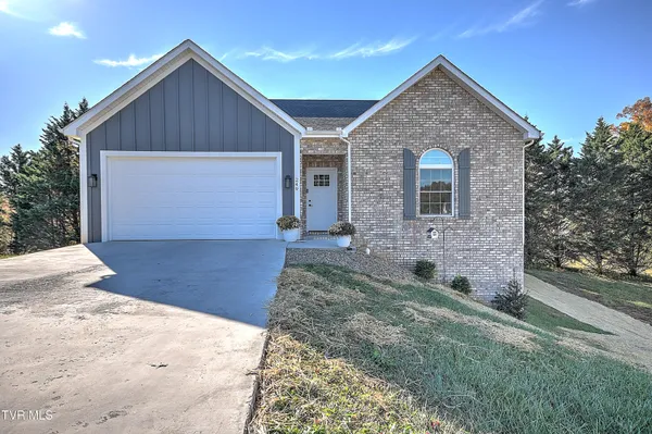 $549,900 | 249 Oak View Circle, Bristol, TN 37620