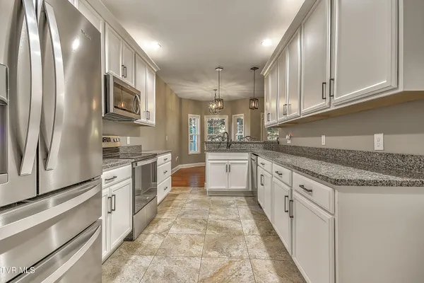 $549,900 | 249 Oak View Circle, Bristol, TN 37620