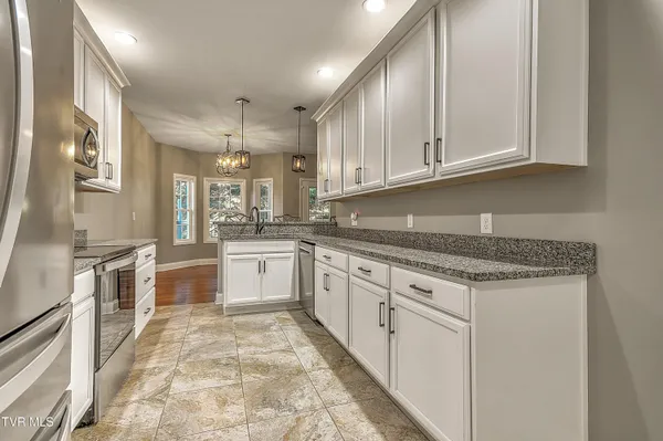 $549,900 | 249 Oak View Circle, Bristol, TN 37620