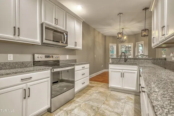 $549,900 | 249 Oak View Circle, Bristol, TN 37620