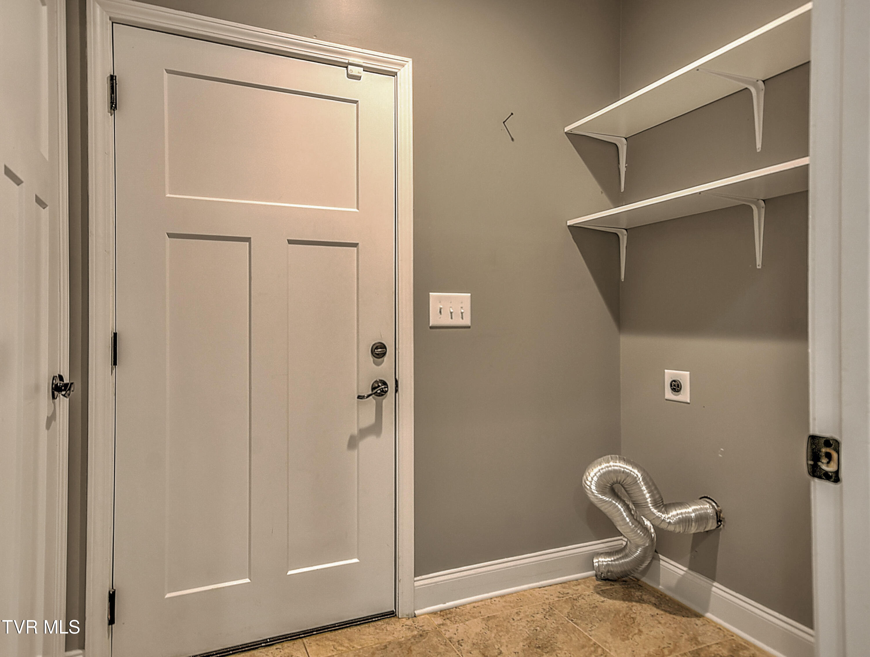 249 Oak View Circle Bristol, TN 37620 - Photo 15 of 73 249 Oak View DOM-6