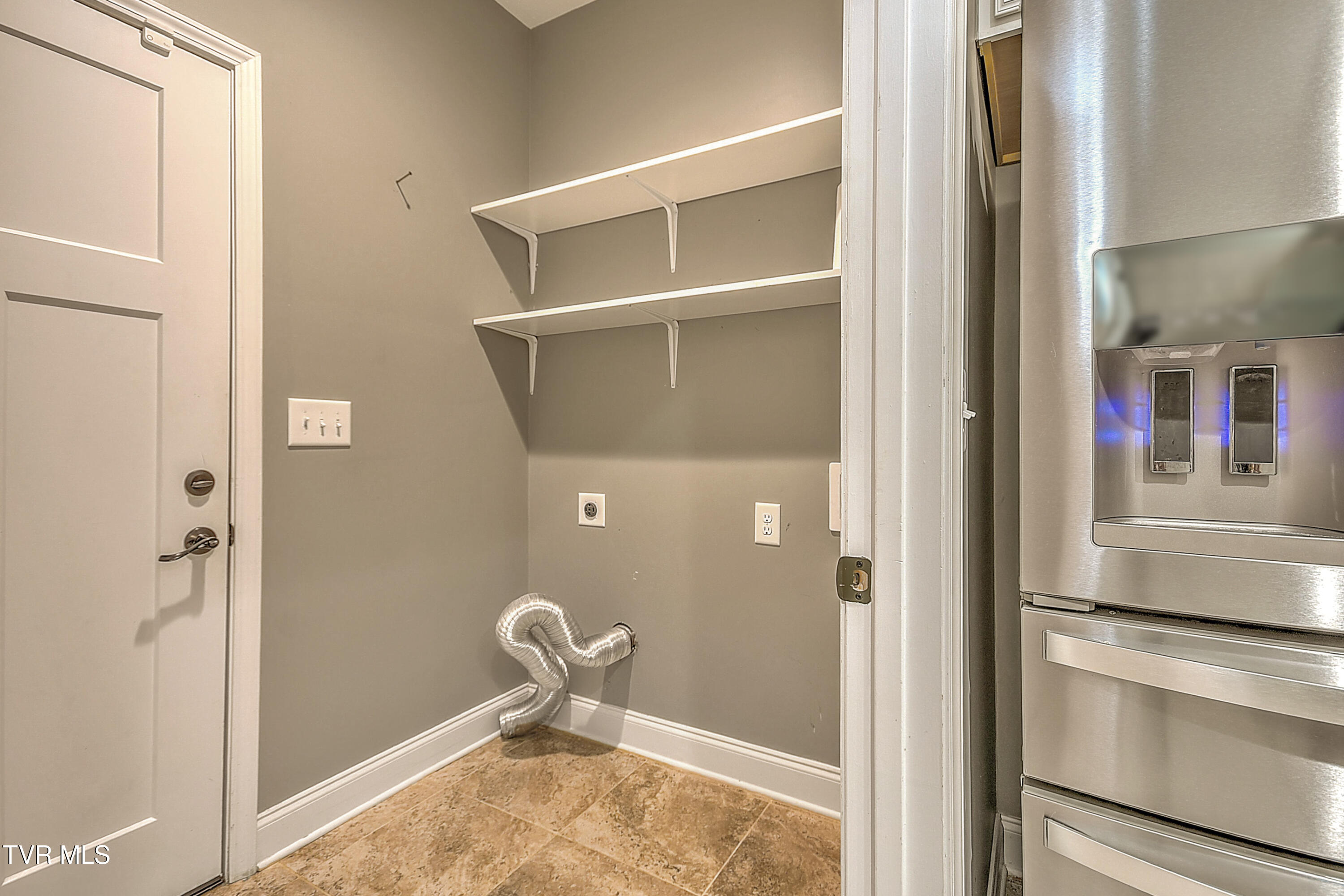 249 Oak View Circle Bristol, TN 37620 - Photo 16 of 73 249 Oak View DOM-7