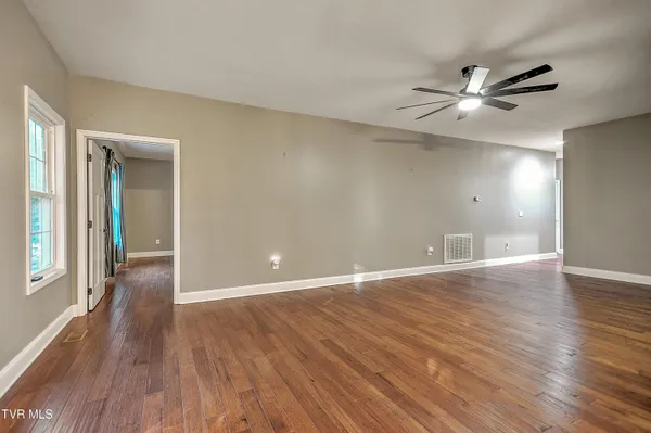 $549,900 | 249 Oak View Circle, Bristol, TN 37620