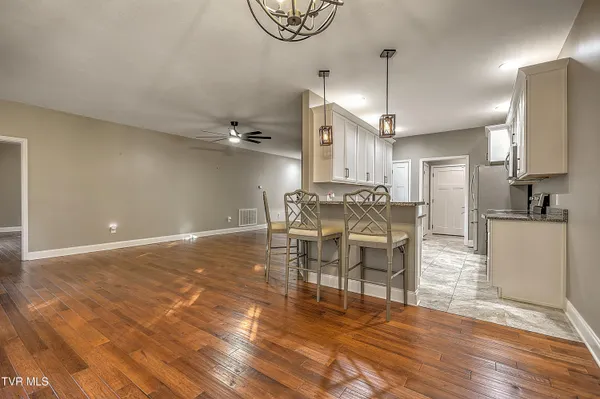 $549,900 | 249 Oak View Circle, Bristol, TN 37620