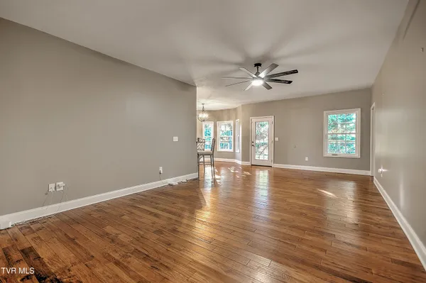 $549,900 | 249 Oak View Circle, Bristol, TN 37620