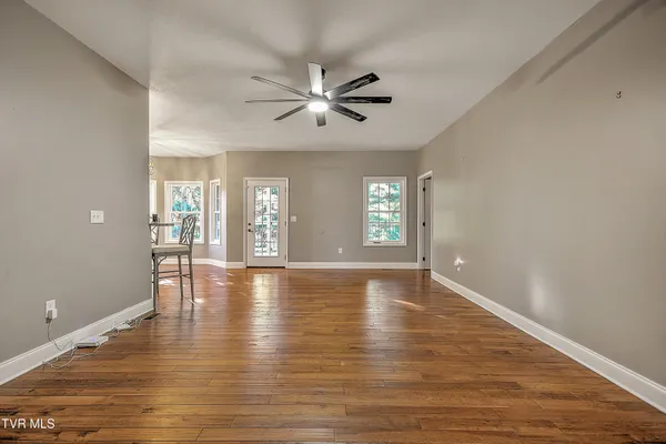 $549,900 | 249 Oak View Circle, Bristol, TN 37620