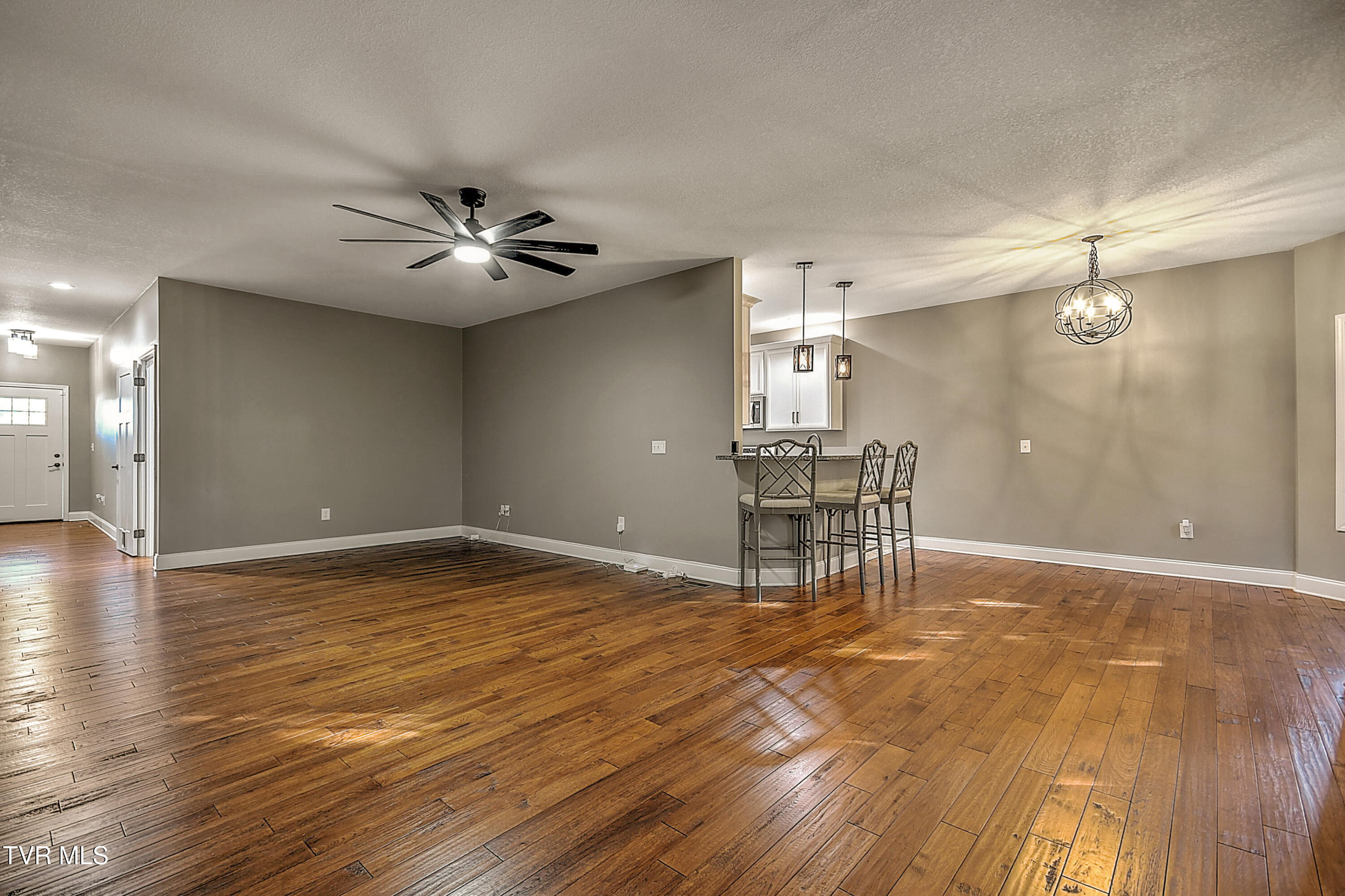 249 Oak View Circle Bristol, TN 37620 - Photo 26 of 73 249 Oak View DOM-23