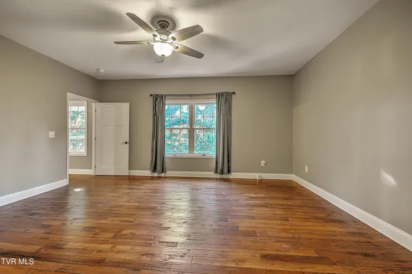 $549,900 | 249 Oak View Circle, Bristol, TN 37620