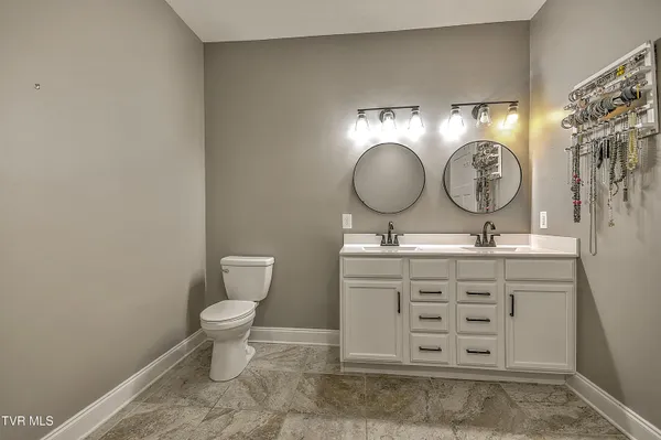$549,900 | 249 Oak View Circle, Bristol, TN 37620