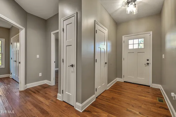 $549,900 | 249 Oak View Circle, Bristol, TN 37620