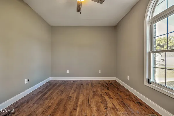 $549,900 | 249 Oak View Circle, Bristol, TN 37620