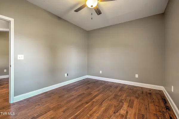 $549,900 | 249 Oak View Circle, Bristol, TN 37620