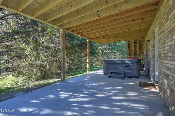 $549,900 | 249 Oak View Circle, Bristol, TN 37620