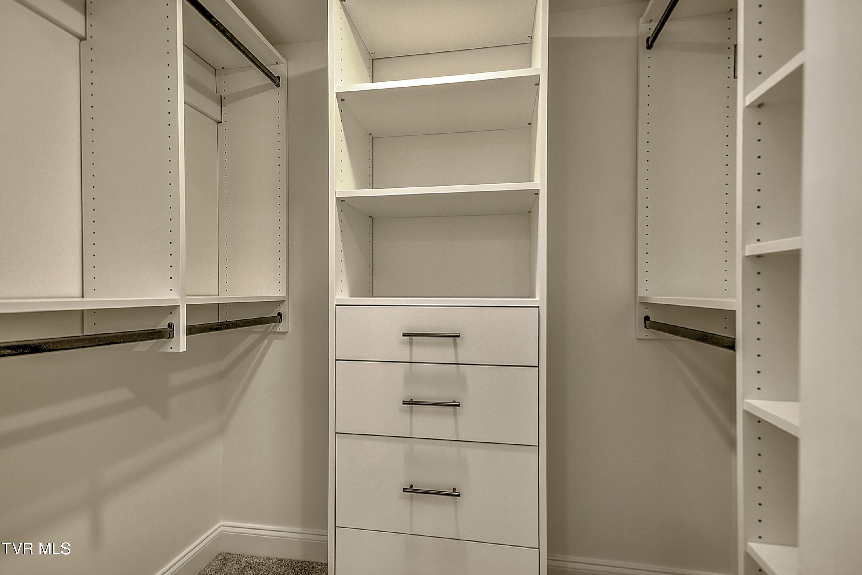 249 Oak View Circle Bristol, TN 37620 - Photo 53 of 73 249 Oak View DOM-51