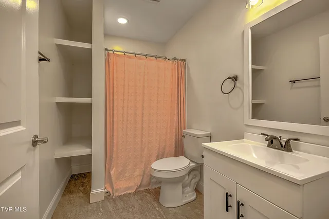 $575,000 | 249 Oak View Circle, Bristol, TN 37620