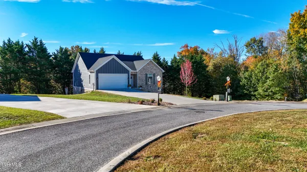 $549,900 | 249 Oak View Circle, Bristol, TN 37620