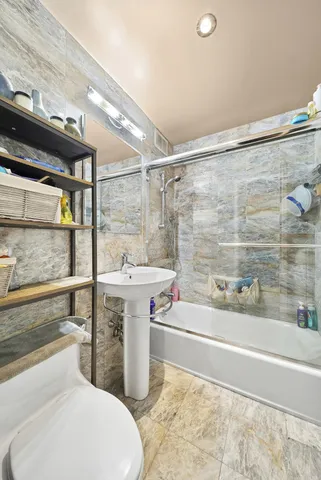 $699,000 | 241 East 76th Street, Unit 5J | Lenox Hill