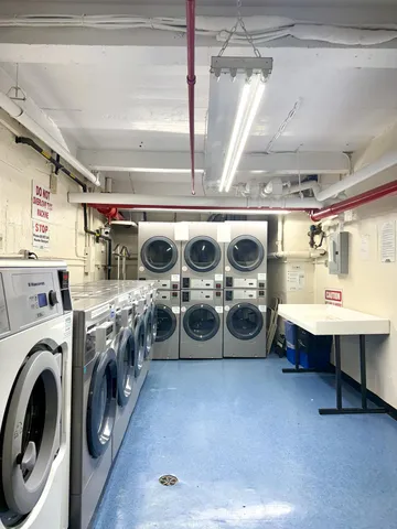 $699,000 | 241 East 76th Street, Unit 5J | Lenox Hill