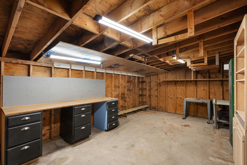 9 Providence Road Sutton, MA 01590 - Photo 29 of 37