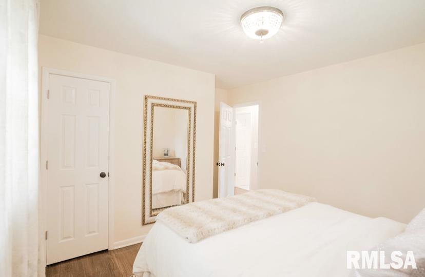 2439 Sussex Road Springfield, IL 62703 - Photo 8 of 20