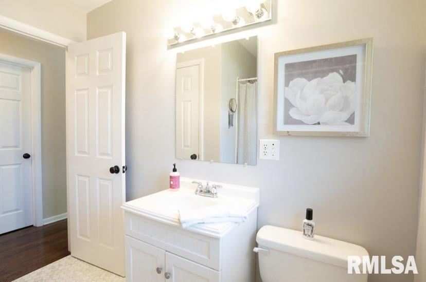 2439 Sussex Road Springfield, IL 62703 - Photo 10 of 20