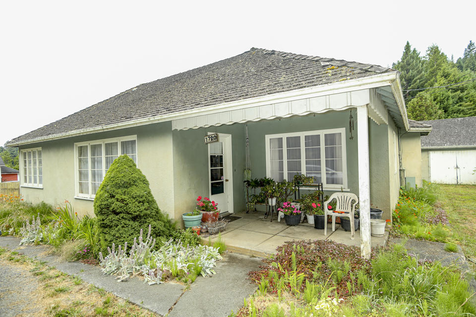 06 Front Porch