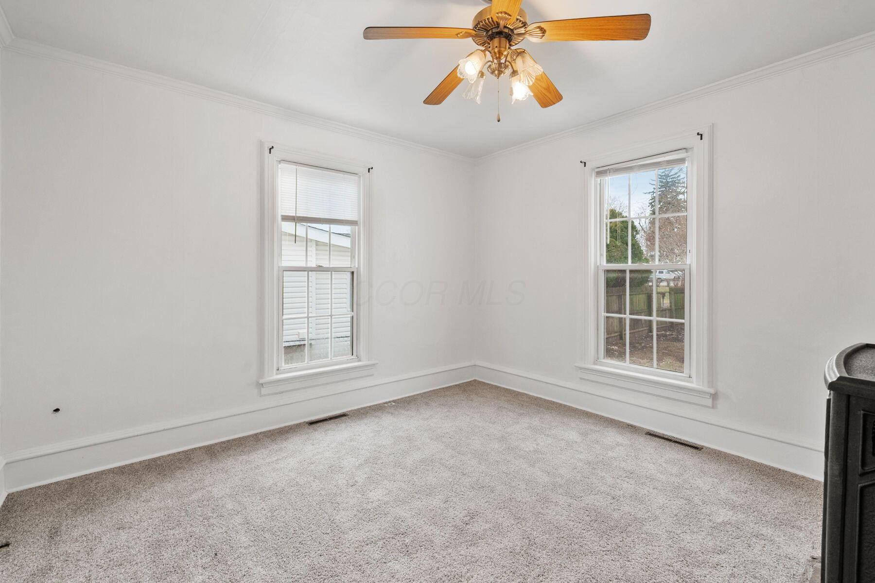 369 North Union Street Delaware, OH 43015 - Photo 12 of 36 Living Room