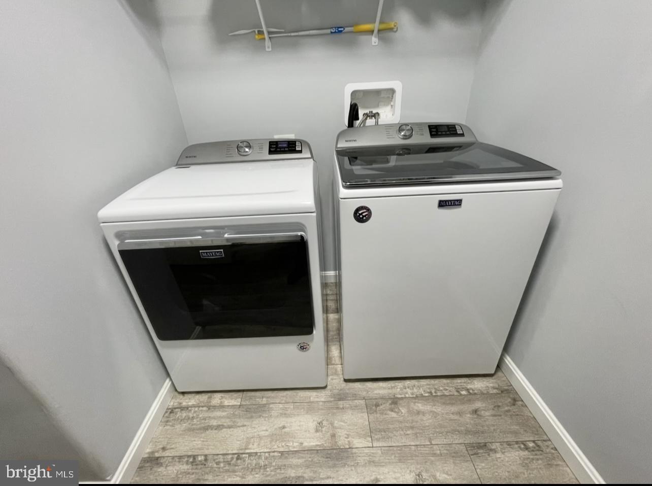 29389 Eagle Point Drive Seaford, DE 19973 - Photo 29 of 42 a utility room with dryer and washer