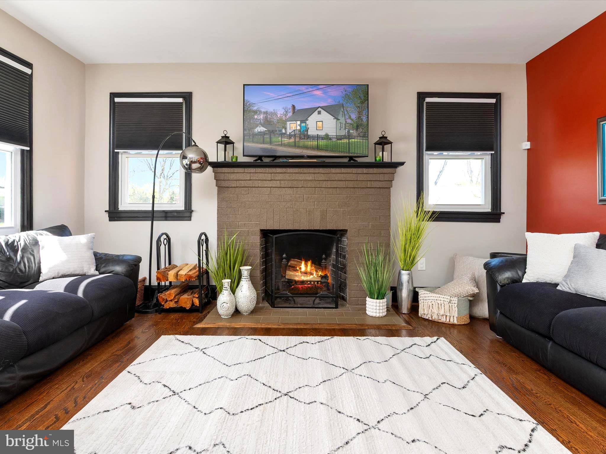 505 Ludlow Road Annapolis, MD 21401 - Photo 5 of 51 Cozy Living Room Fireplace