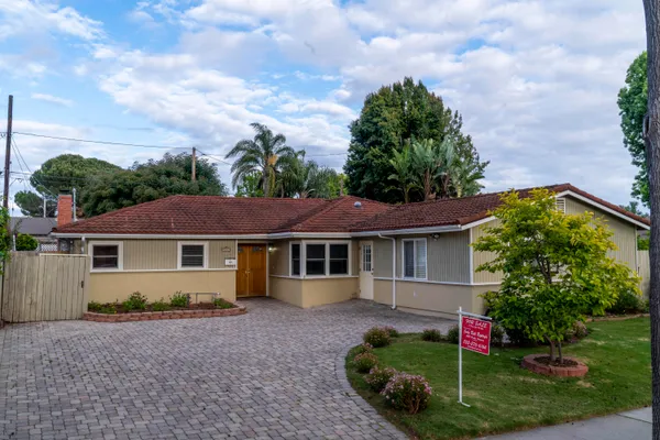 $1,900,000 | 126 Santa Ana Avenue, Santa Barbara, CA 93111