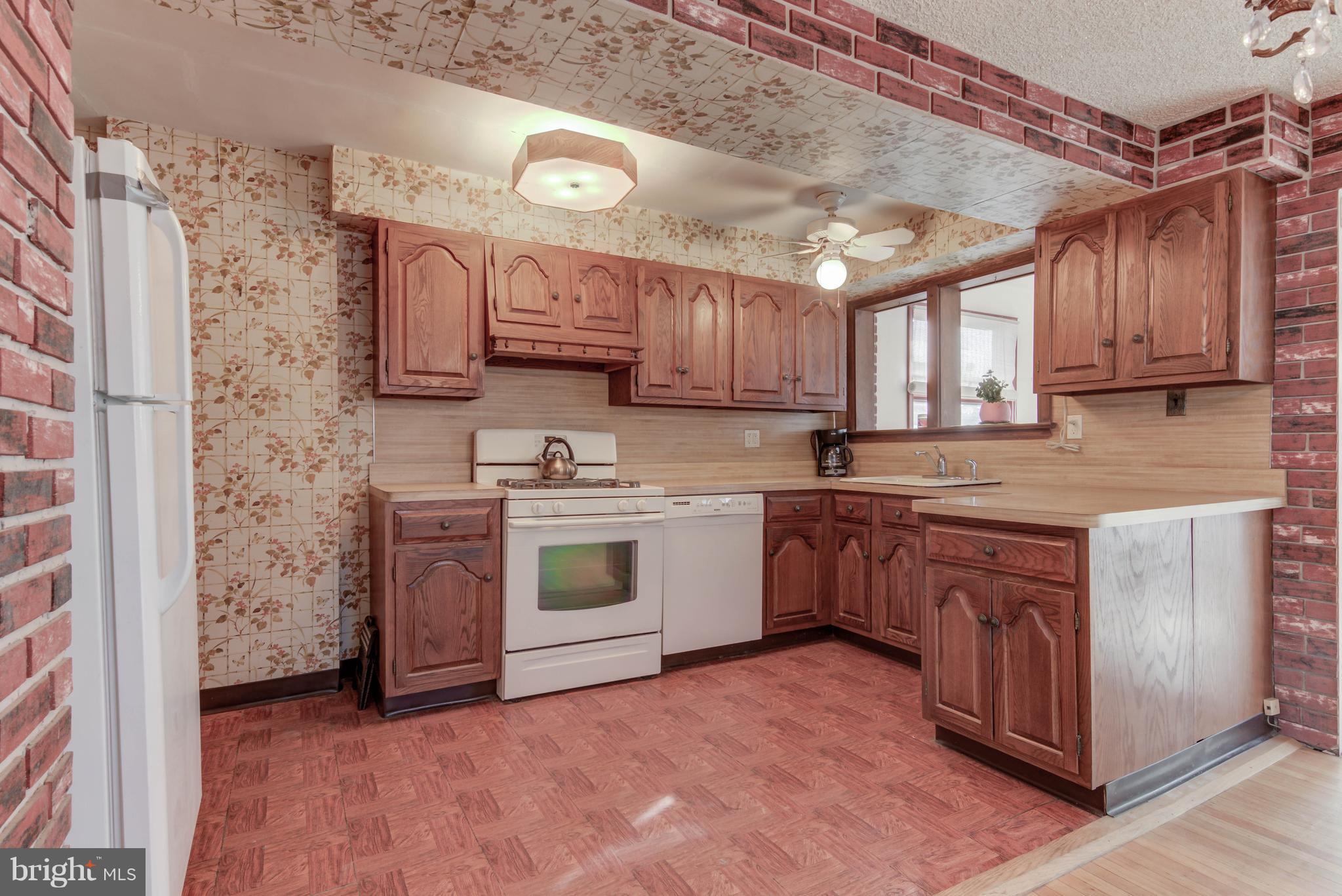 912 Grant Road Folcroft, PA 19032 - Photo 9 of 21