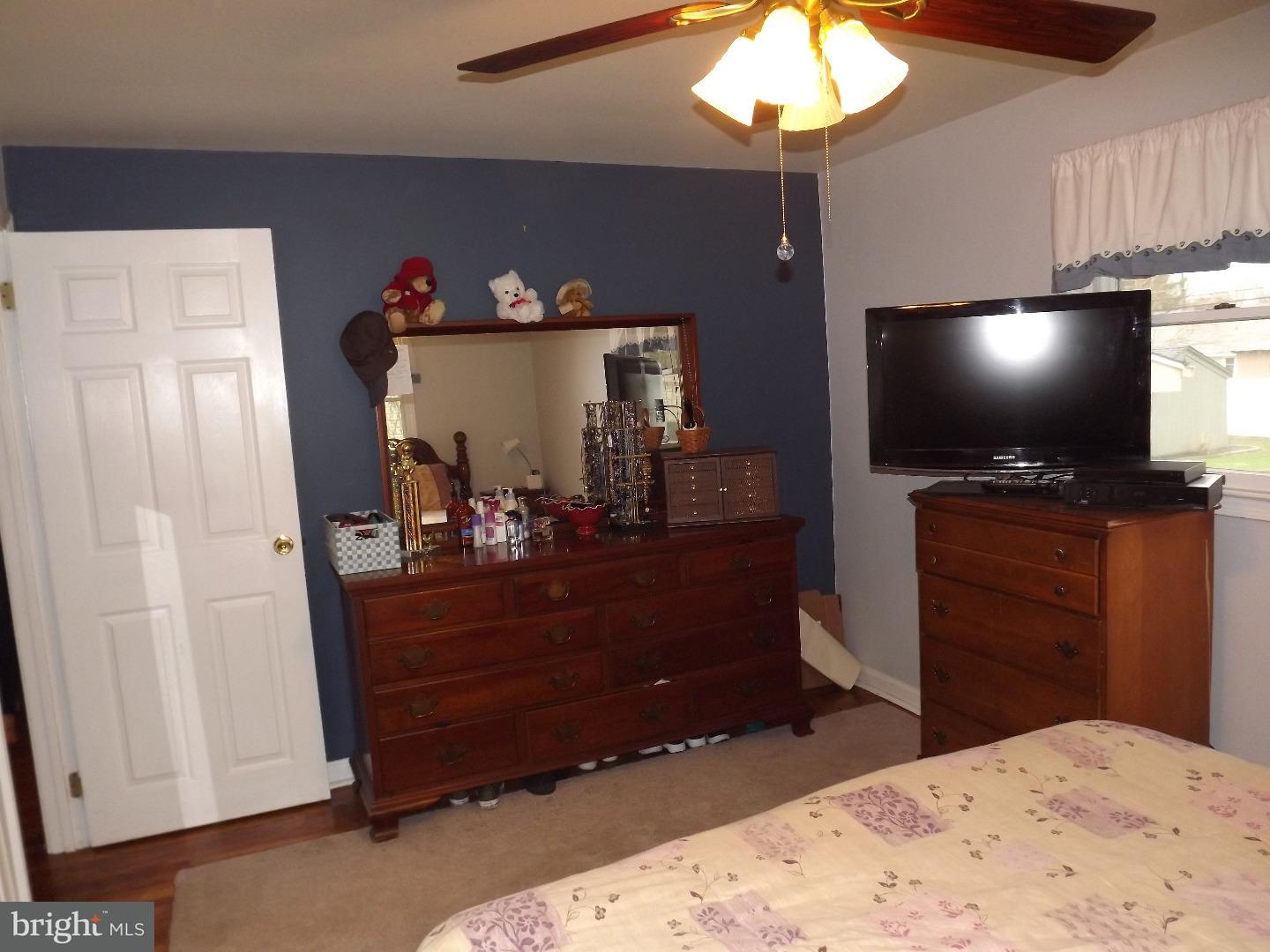 1238 Clyde Road Warminster, PA 18974 - Photo 13 of 25
