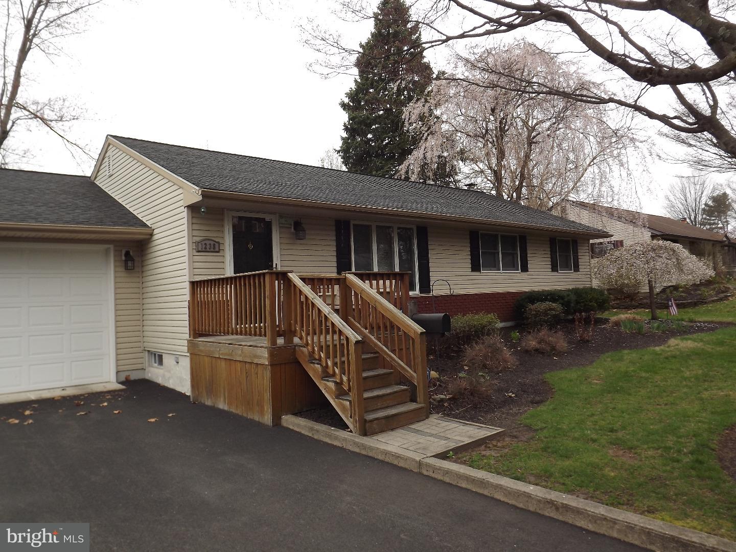 1238 Clyde Road Warminster, PA 18974 - Photo 3 of 25