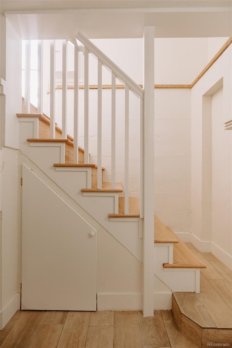 836 9th Street Boulder, CO 80302 - Photo 22 of 32 a bathroom with a sink and a mirror